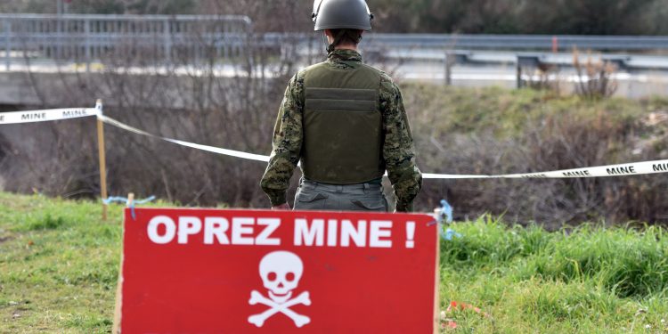 4. april – Dan svjesnosti o opasnosti od mina i pomoći žrtvama mina, Bosna i Hercegovina bez mina za sigurniju budućnost djece