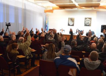 Migrantska kriza: Izostale aktivnosti državnih institucija – Građani Velike Kladuše formirali krizni štab i doneseni zajednički zaključci