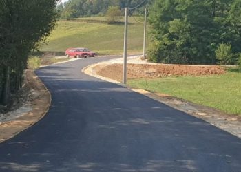 Asfaltiran lokalni put Grabovac – Mušinovići u MZ Vrnograč