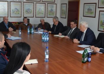 Općina V.Kladuša, IFAD i Opća Kladuška zadruga zajedničkim snagama u pravcu razvoja poljoprivrede: Predstavljen Projekat podizanja višegodišnjih zasada kestena, oraha i lješnjaka