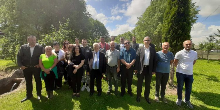 Fikret Abdić načelnik općine Velika Kladuša posjetio OPĆU KLADUŠKU ZADRUGU