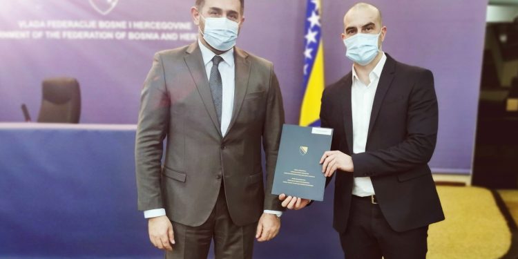 Vlada FBiH: Općina Velika Kladuša potpisala sporazum za projekat stambenog zbrinjavanja