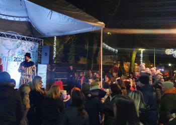 Održana još jedna predstava, večeras koncert grupe „Okus meda“