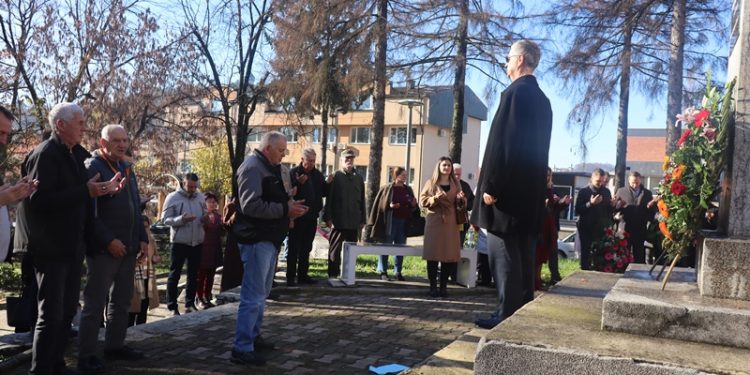 Historijskim satom i polaganjem vijenaca obilježen Dan državnosti BiH