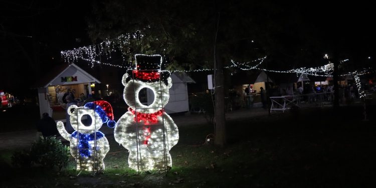 “Kladuška zima 2022”: Večeras Dječija Nova godina uz Djeda mraza i poklone