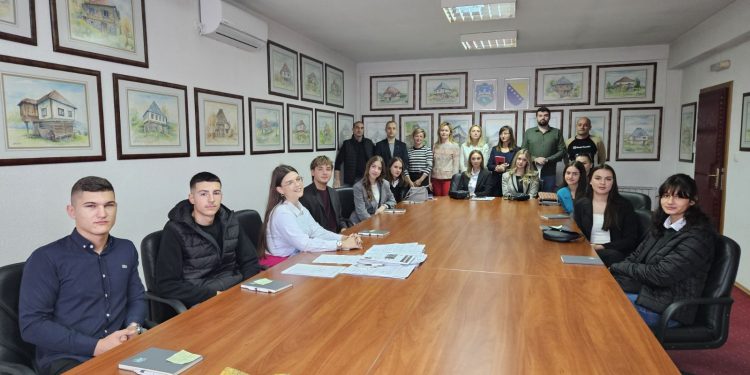 Socijalni dan: 12 srednjoškolaca na radnom mjestu u Organu uprave