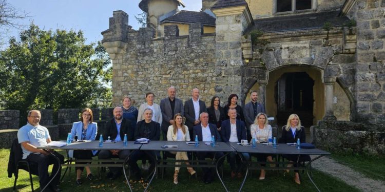 Općina Velika Kladuša potpisala ugovor o dodjeli sredstava namijenjenih Starom gradu Podzvizd