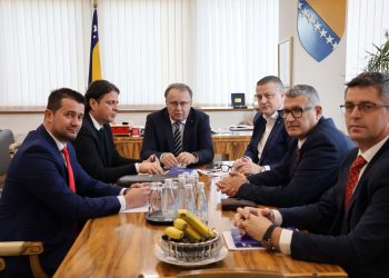 Načelnik Horvat razgovarao sa premijerom Nikšićem o razvojnim projektima Velike Kladuše