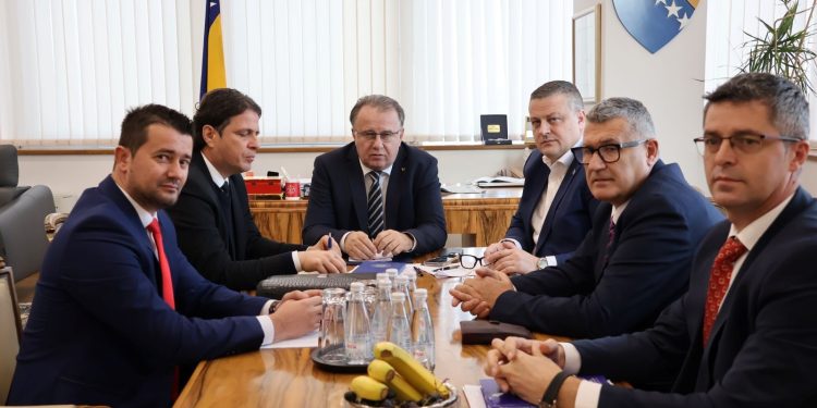 Načelnik Horvat razgovarao sa premijerom Nikšićem o razvojnim projektima Velike Kladuše