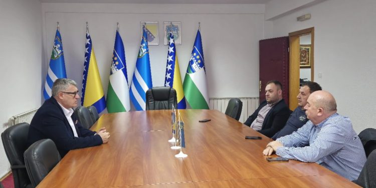 Gradonačelnik Gline u posjeti načelniku Horvatu: Razgovori o aktuelnim projektima i prekograničnoj saradnji