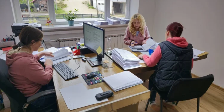 Prvi preliminarni rezultati izbora u mjesnim zajednicama