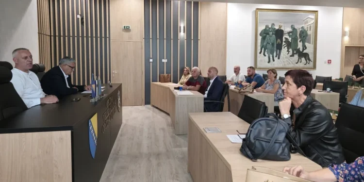 Potpisani ugovori sa odabranim korisnicima sredstava iz Granta udruženjima za 2025. godinu