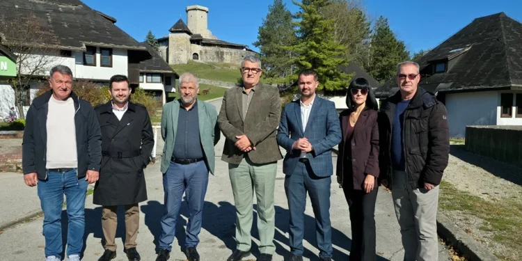 Potpisan ugovor o izvođenju radova prve faze sanacije kule i dijela krovišta Starog grada Velika Kladuša