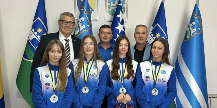 Državne prvakinje iz AK „Krajišnik“ na prijemu kod Općinskog načelnika