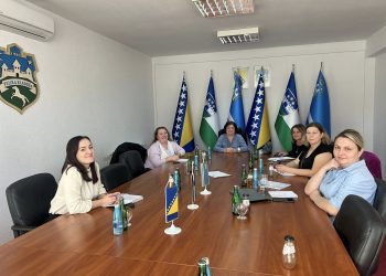 Općina Velika Kladuša formirala je Radnu grupu za izradu Gender akcionog plana, koji ima za cilj unapređenje ravnopravnosti spolova u svim oblastima društvenog života na području lokalne zajednice