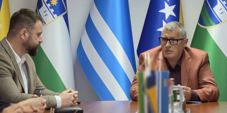 Ministar Odobašić u službenoj posjeti Općini Velika Kladuša: Razgovarano o izmjenama Zakona o građenju, komunalnim djelatnostima i javnim pozivima