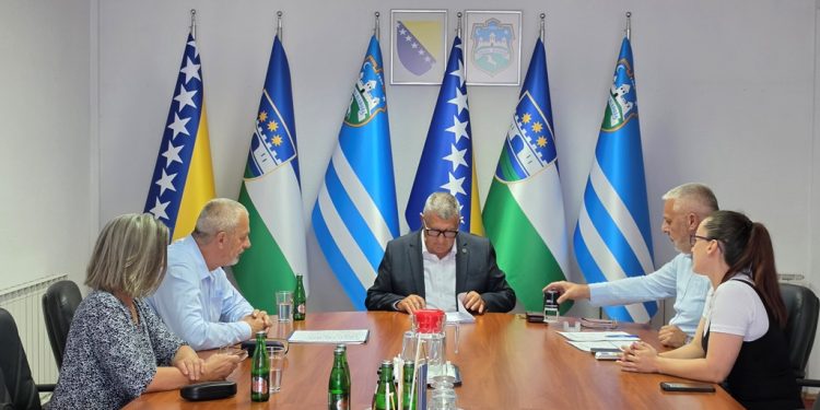300.000 KM s federalnog nivoa za četiri projekta u Velikoj Kladuši