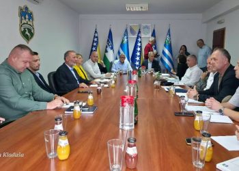 Predstavnici općina i gradova USK u Velikoj Kladuši: Inicijativa za rješavanje problema napuštenih pasa